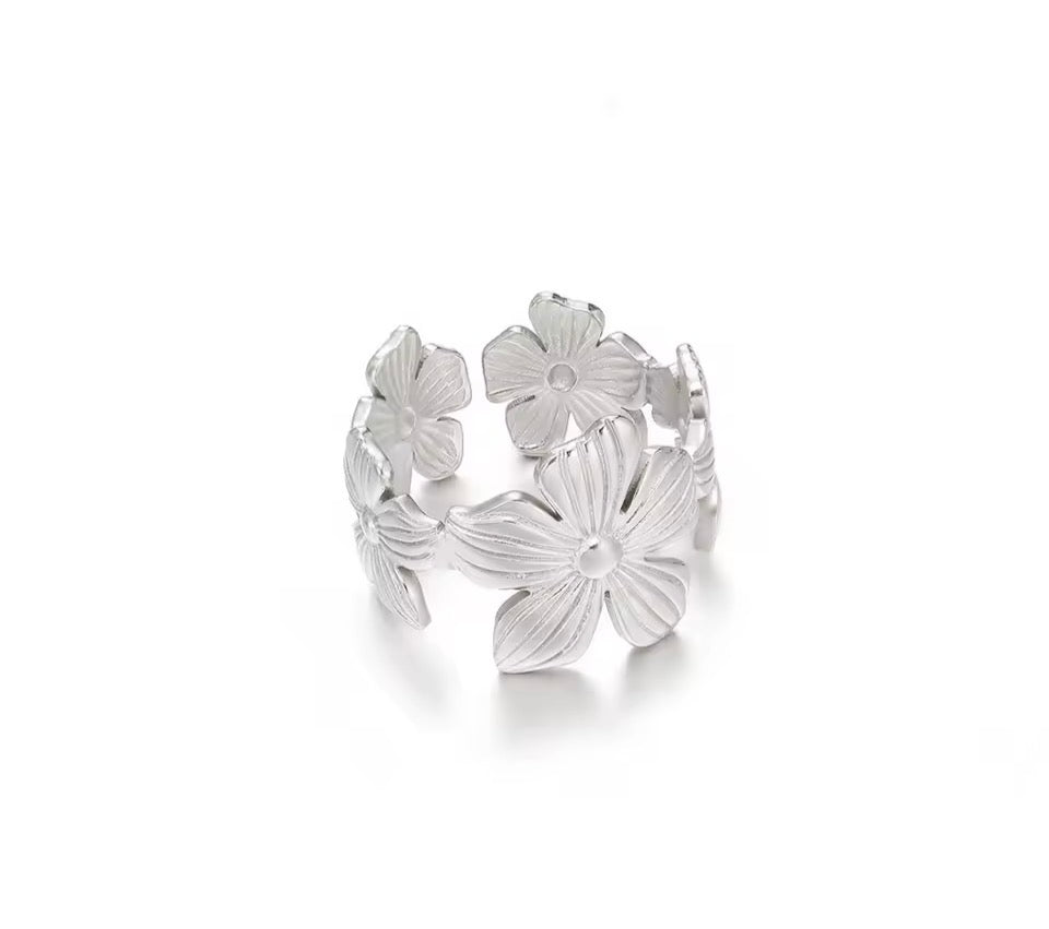 Set of 2 Floral Statement and Band Adjustable Rings Gold or Silver