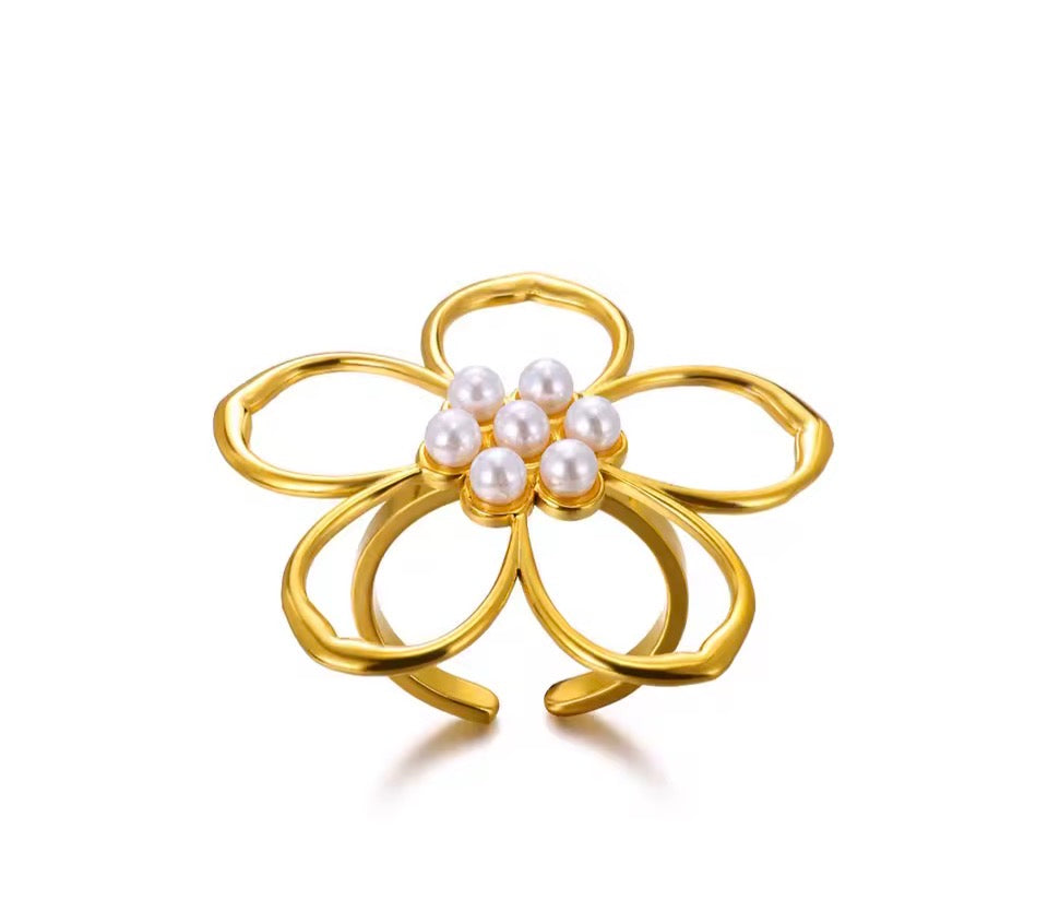 Floral White and Gold set of 2 Rings