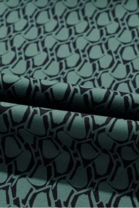 Elegant Green Geometric Notched Neck Long Sleeve Blouse