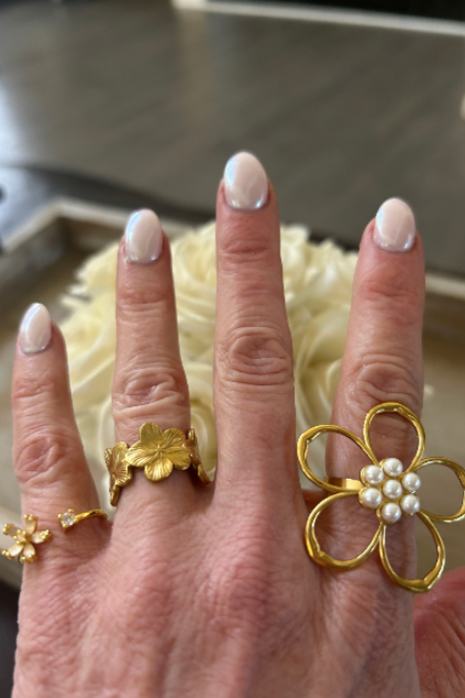 Floral White and Gold set of 2 Rings